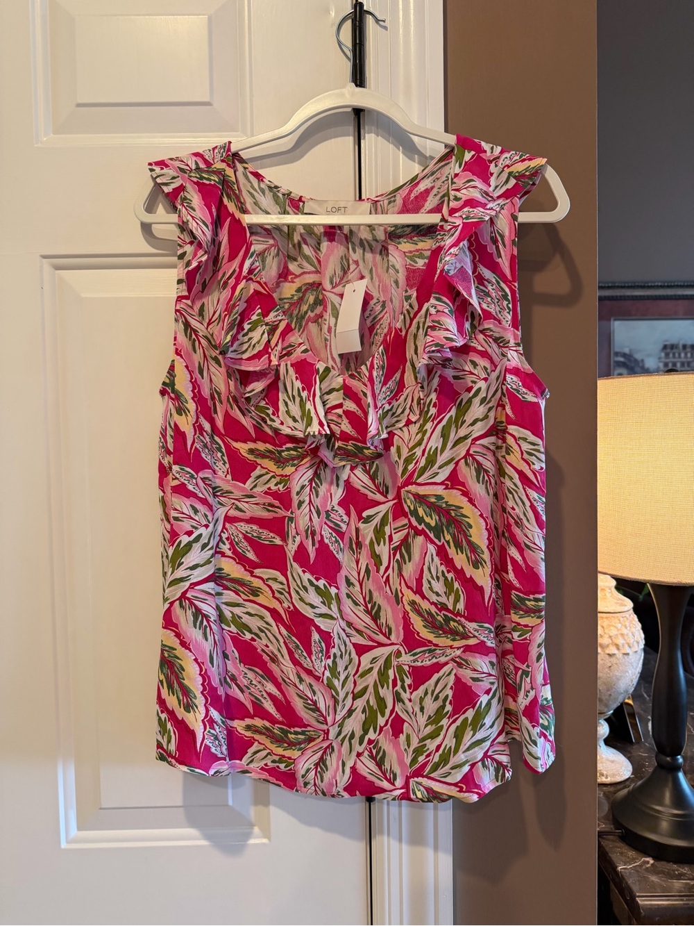LOFT NWT Ruffle Front Tank Top Size L